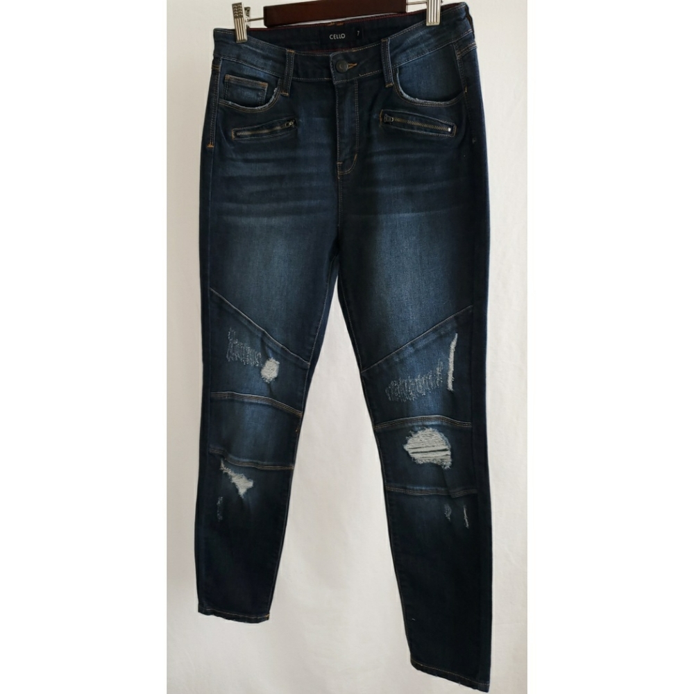 NWOT Cello Ripped Delux Confort Stretch Jeans, Size 7